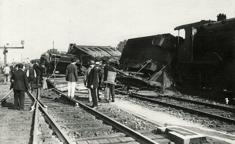 Fichier:Amiens acc13-08-1925 09 C17.jpg